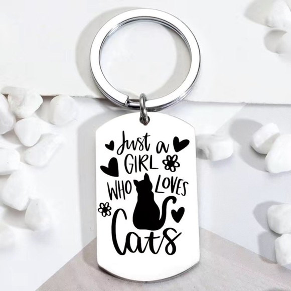 A Girl Who Loves Cats Keychain - Picture 1 of 5
